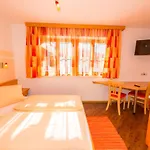 Maria's Sonnenquartier Inn *
